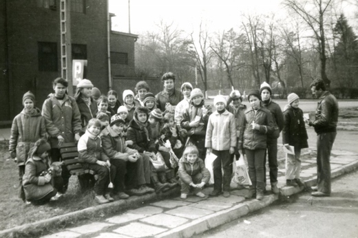 1986 - Krakov (továrna na výrobu panenek) (2) (640x427).jpg