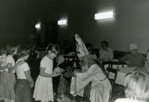 1982 - 1. 12. (Mikulášská besídka) (6) (640x441).jpg