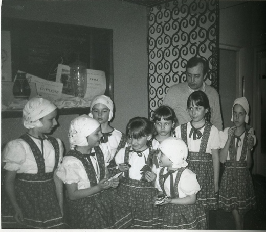 1987 - Soutěž folklorních souborů (3) (640x561).jpg