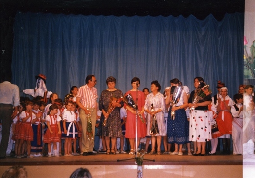 1990 - 2. 6. (15. výročí Slováčku) (2) (640x448).jpg