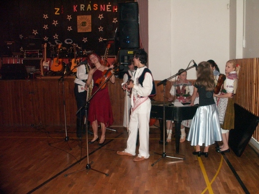 2011 - Ples ZŠ Krásného (640x480).jpg