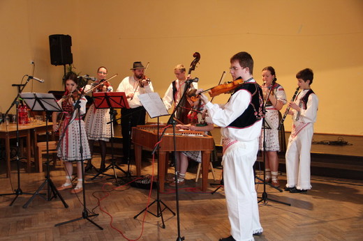 2016 - Muzika v Zakřanech.jpg