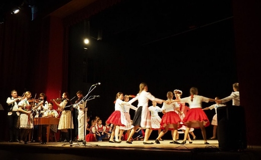 PB240209 (640x392).jpg