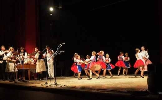 PB240210 (640x397).jpg