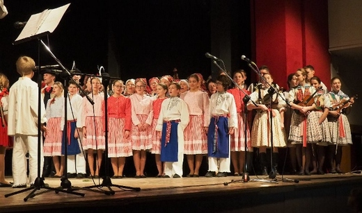 PB240249 (640x378).jpg