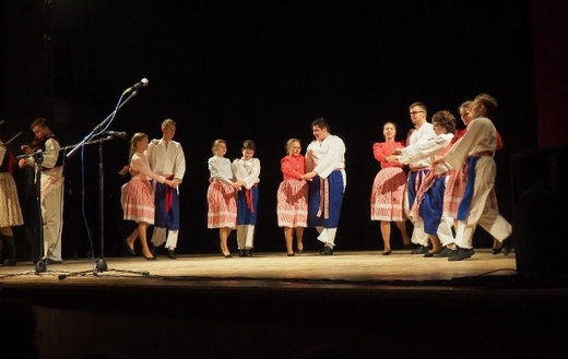 PB240384 (640x406).jpg