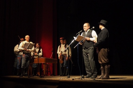 PB240387 (640x427).jpg